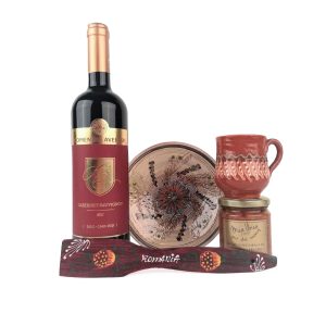 Coș cadou cu produse tradiționale românești  "AMINTIRI DE POVESTE"