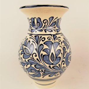 Vaza ceramica albastra de Corund 22 cm