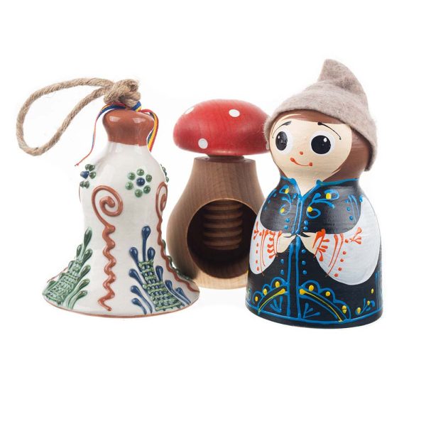 Pachet cadou de Craciun cu spargator de nuci ciuperca, clopotel din ceramica Bledea Baia Mare si papusa ceramica fetita/baiat