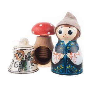 Pachet cadou de Craciun cu clopotel din ceramica de Corund, spargator de nuci ciuperca si figurina ceramica fata/baiat
