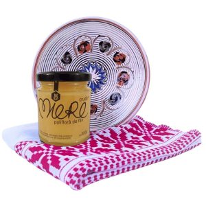 Pachet cadou traditional cu farfurie ceramica de Horezu, miere si stergar traditional (cod CAD052)