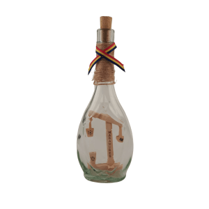 Sticla cu decoratiune confectionata manual din lemn - 500 ml - fantana Maramures