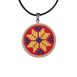 Colier cu medalion motive traditionale cusut manual - floare galbena pe rosu Colier cu medalion motive traditionale cusut manual - floare galbena pe rosu