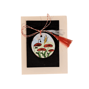 Martisor din ceramica de Cucuteni lucrat manual cu motive florale