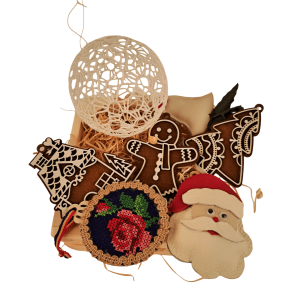CADOU CU PRODUSE TRADIȚIONALE - LADITA CU DECORATIUNI DE BRAD (CAD981) CADOU CU PRODUSE TRADIȚIONALE - LADITA CU DECORATIUNI DE BRAD (CAD981)