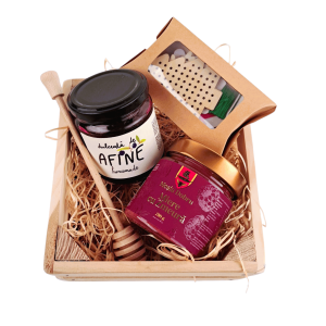 Pachet Cadou "Ceva dulce si kit pentru decoratiuni de brad" (CAD1439) Pachet Cadou "Ceva dulce si kit pentru decoratiuni de brad" (CAD1439)