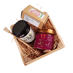 Pachet Cadou "Ceva dulce si kit pentru semn de carte" (CAD1440) Pachet Cadou "Ceva dulce si kit pentru semn de carte" (CAD1440)